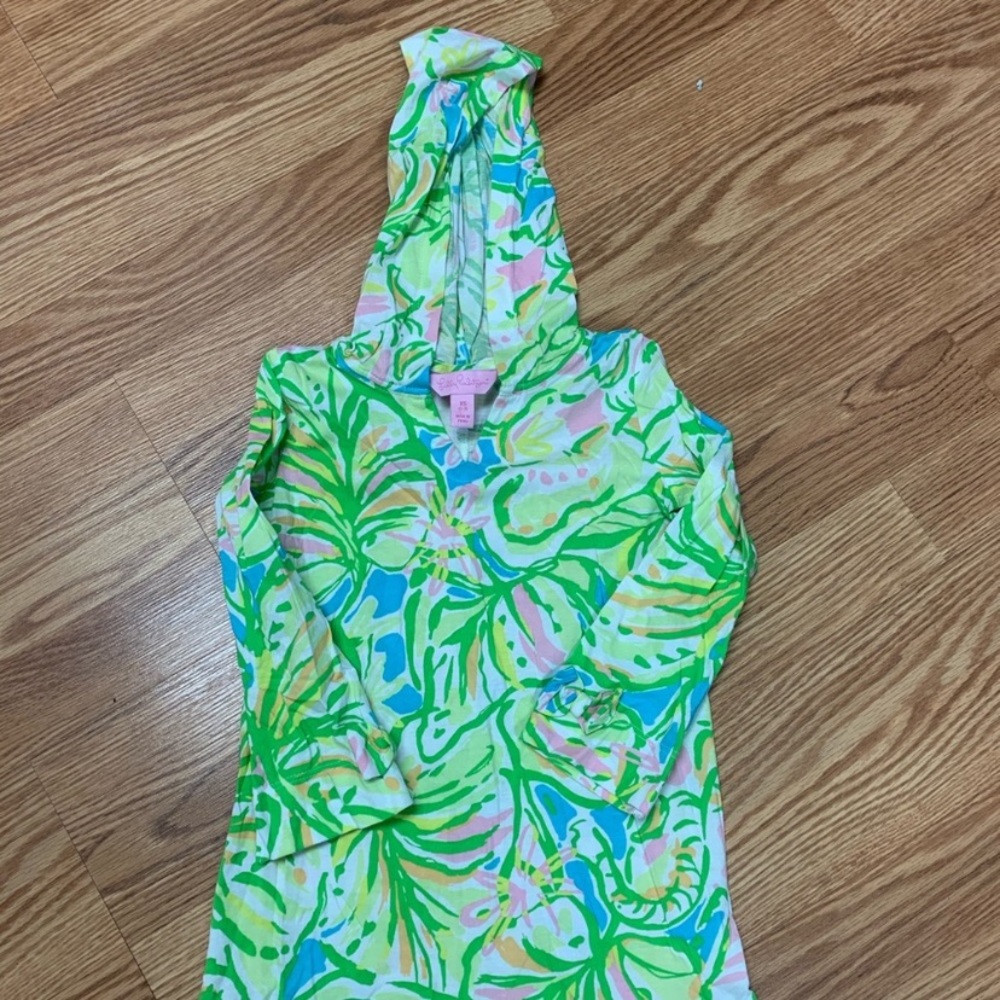 Lilly Pulitzer Beach coverup xs (2-3)